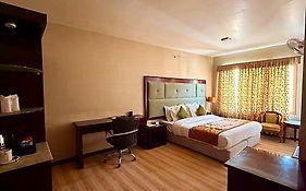 Hotel Spic N Span